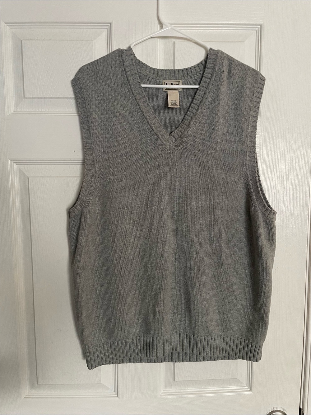 L.L. Bean 100% Cotton Men's Large Gray V-Neck Knit Sweater Vest
